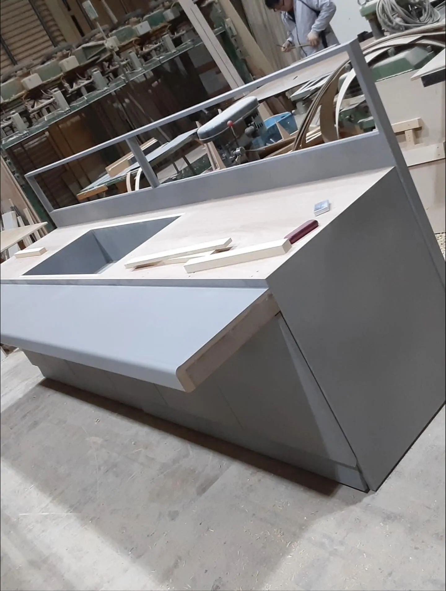 社員食堂のキッチンカウンターを製作させていただき、誠にありが...