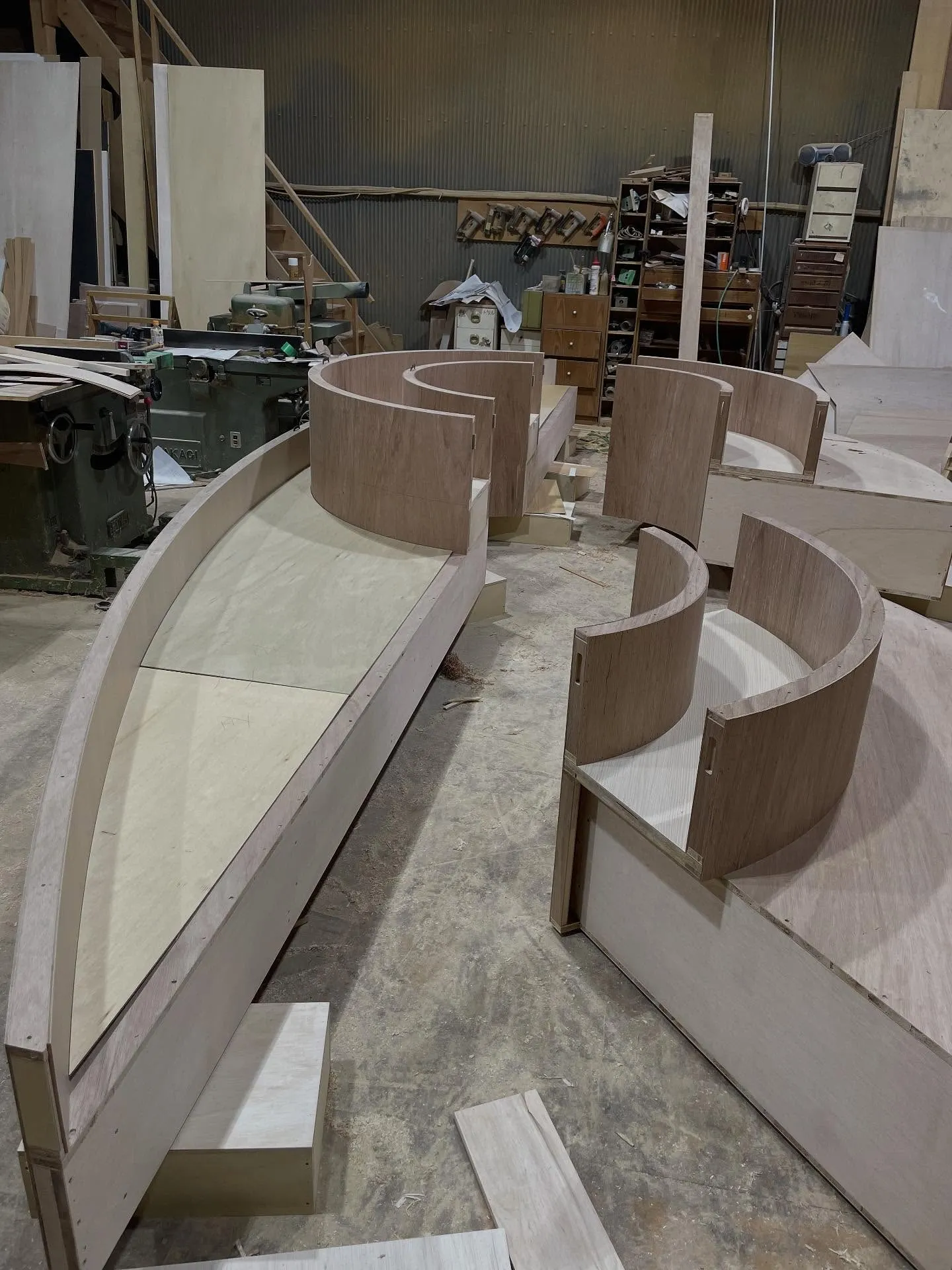 マンションのエントランスに設置するコンソールベンチ製作のご依...