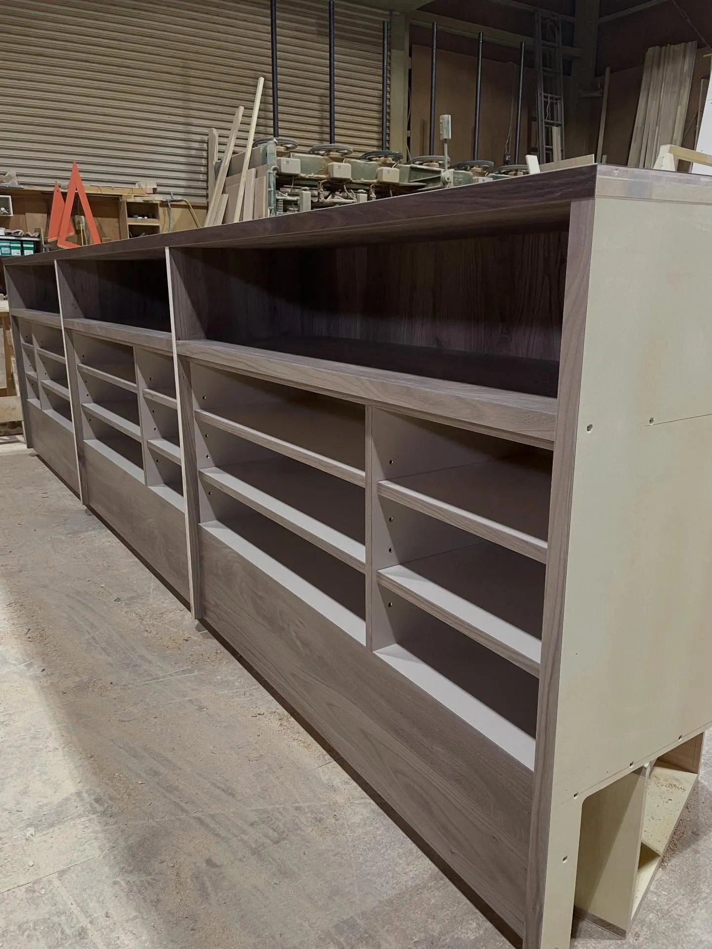 壁面収納棚の製作依頼をいただき、誠にありがとうございます。