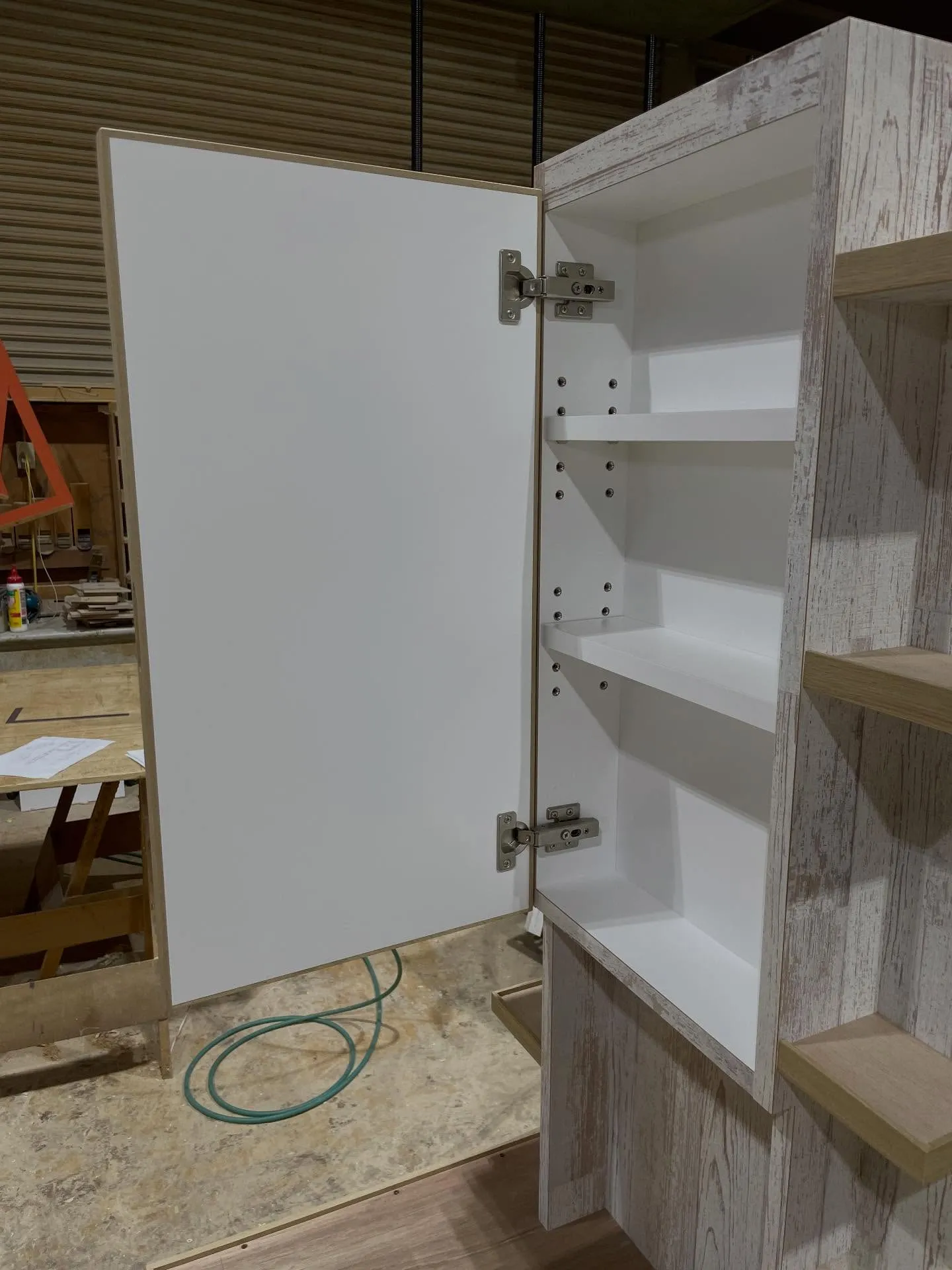 この度は洗面台製作のご依頼をいただき、誠にありがとうございま...