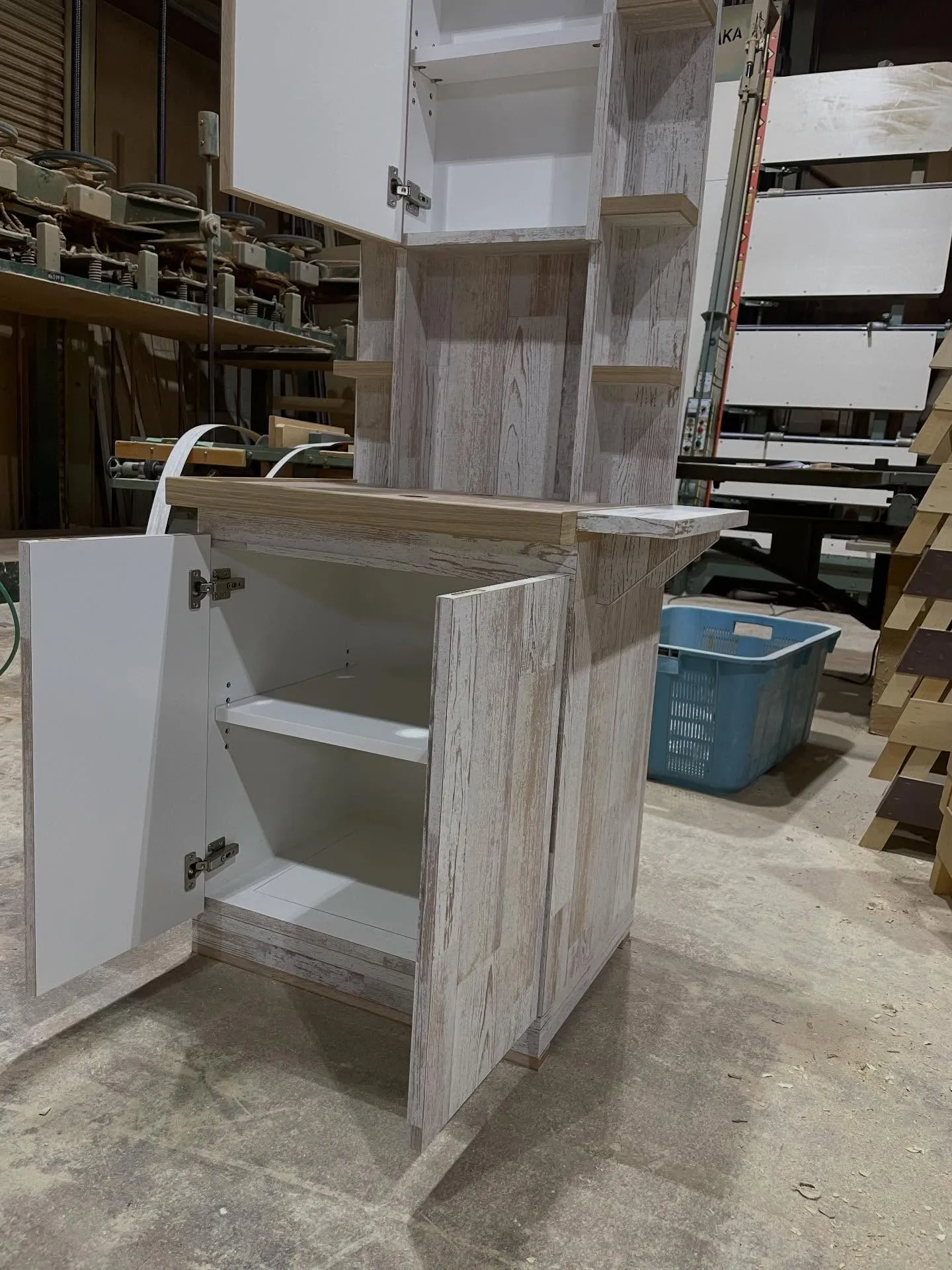 この度は洗面台製作のご依頼をいただき、誠にありがとうございま...