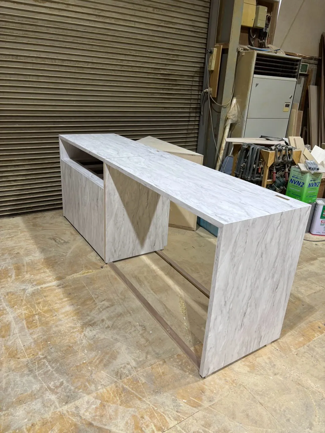 壁面什器（ゴミ箱収納）製作のご依頼をいただき、誠にありがとう...