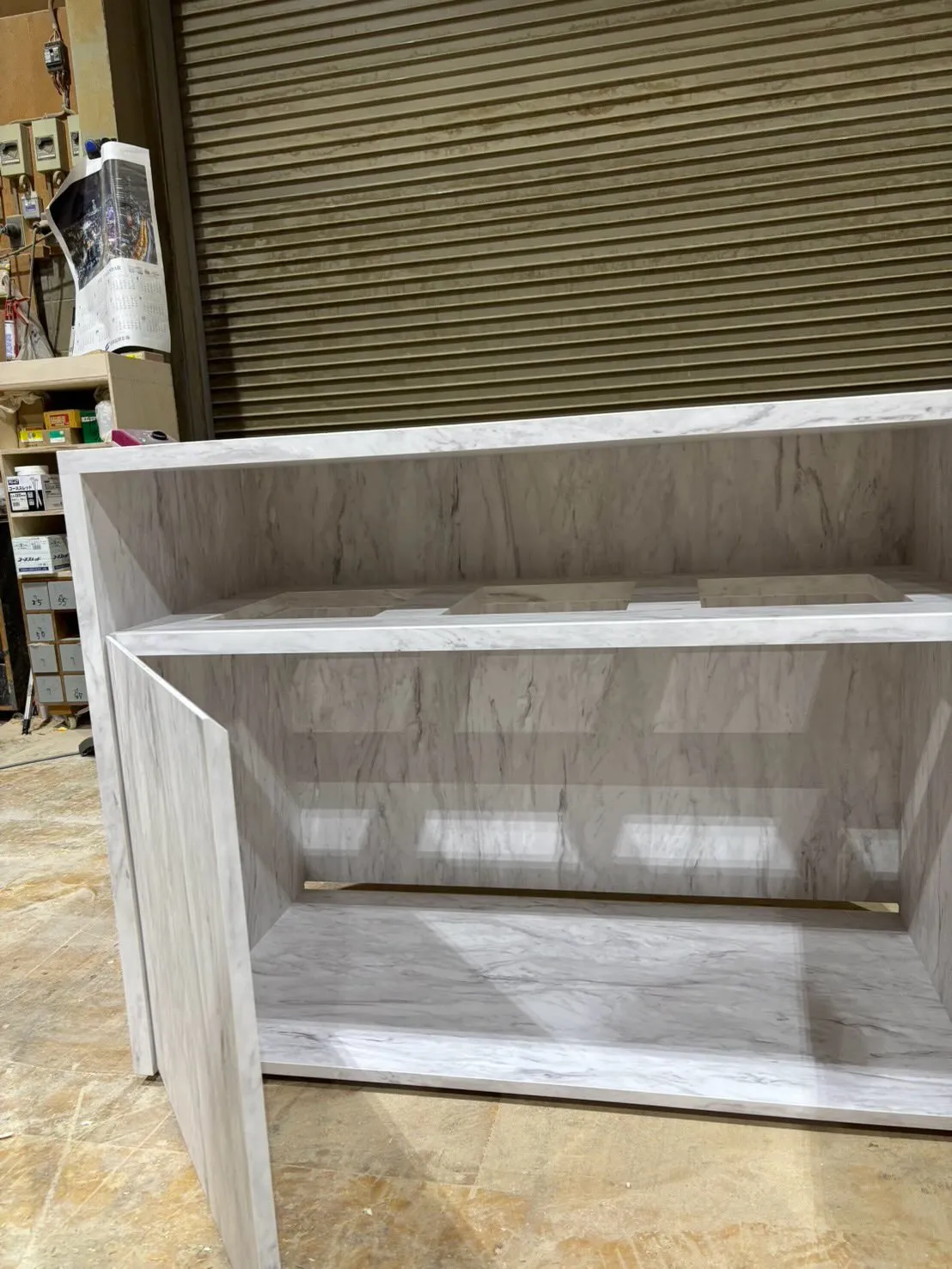 壁面什器（ゴミ箱収納）製作のご依頼をいただき、誠にありがとう...