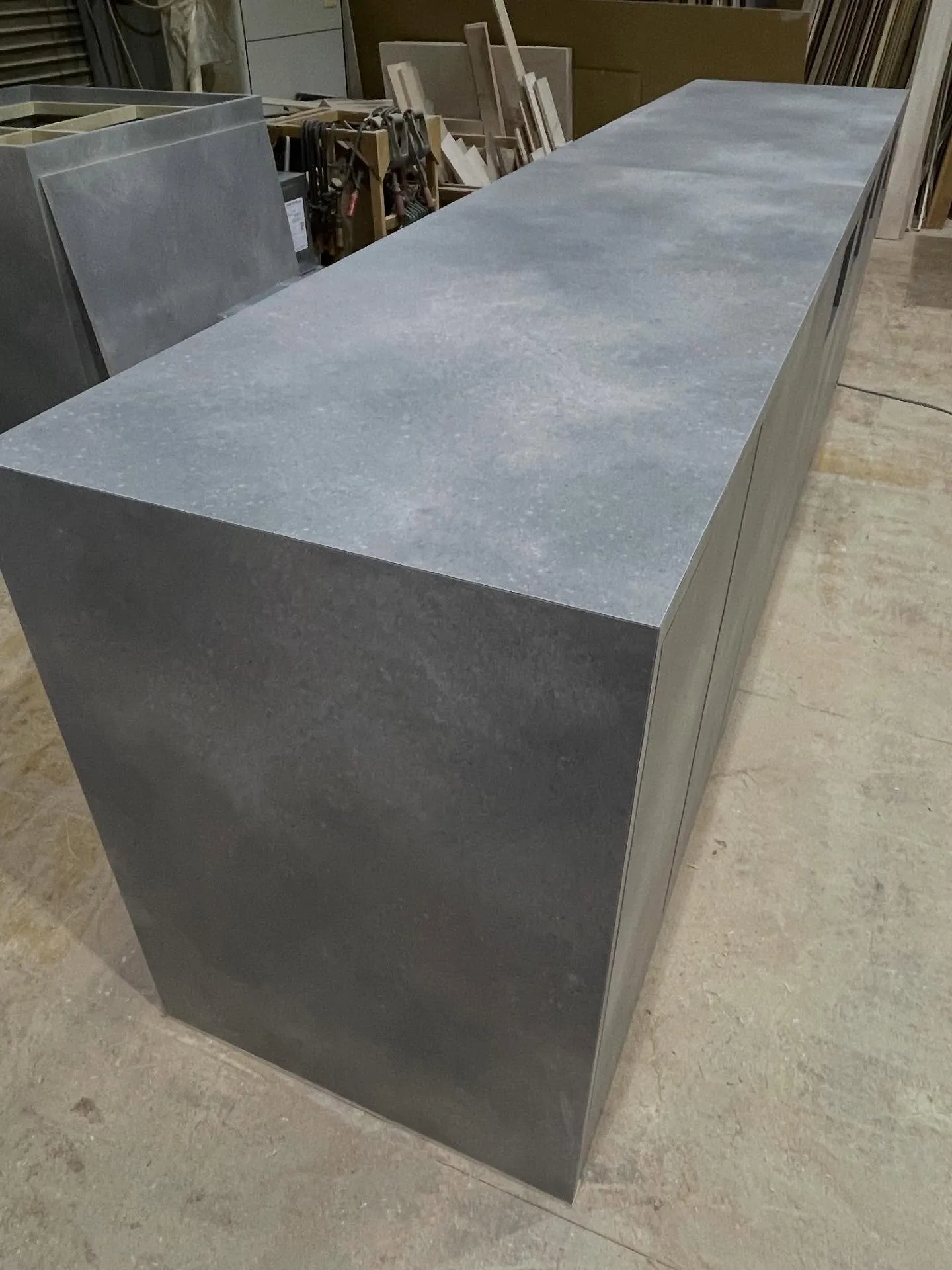 この度、造作ワークカウンターの製作依頼をいただき、誠にありが...