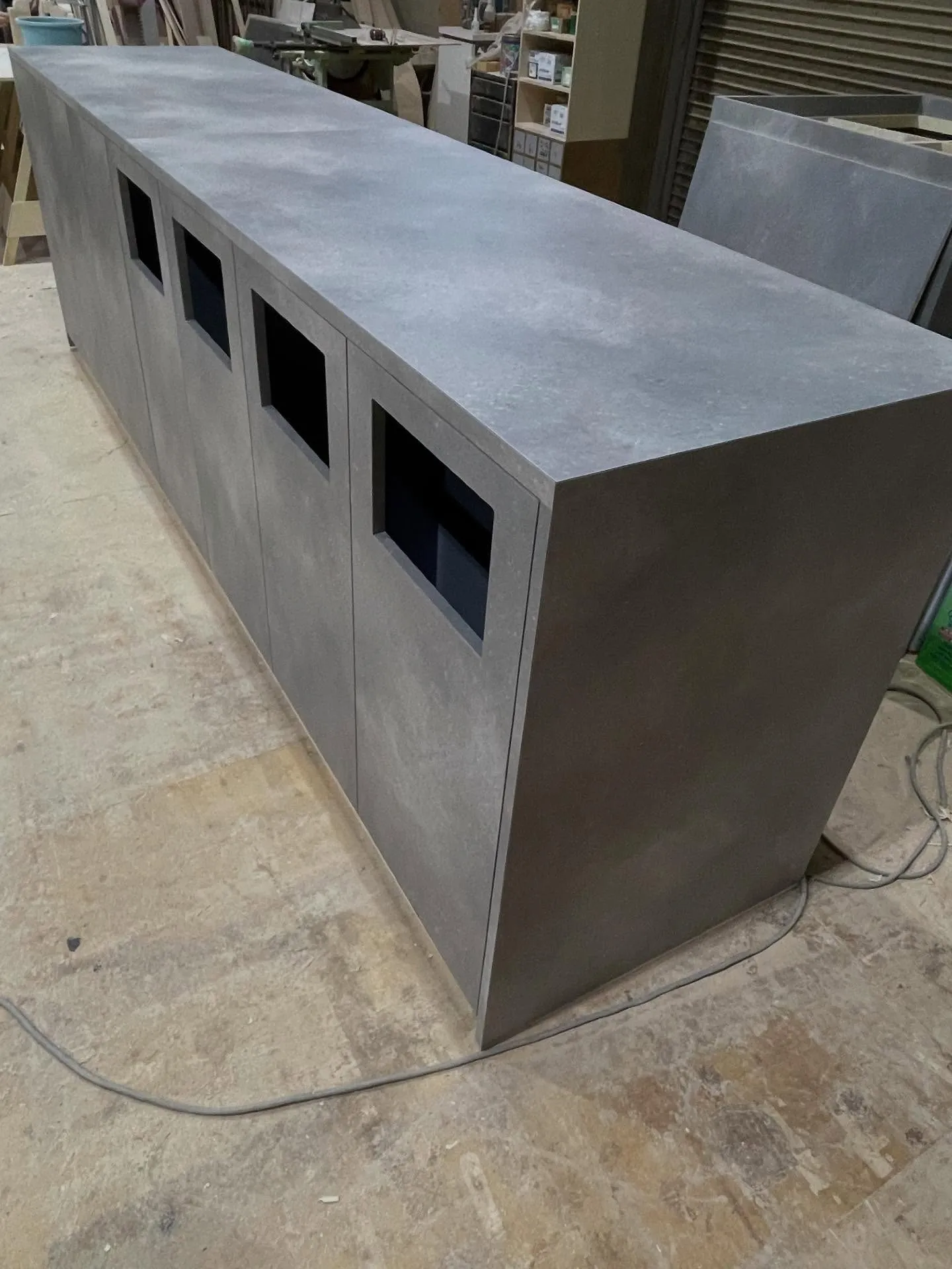 この度、造作ワークカウンターの製作依頼をいただき、誠にありが...