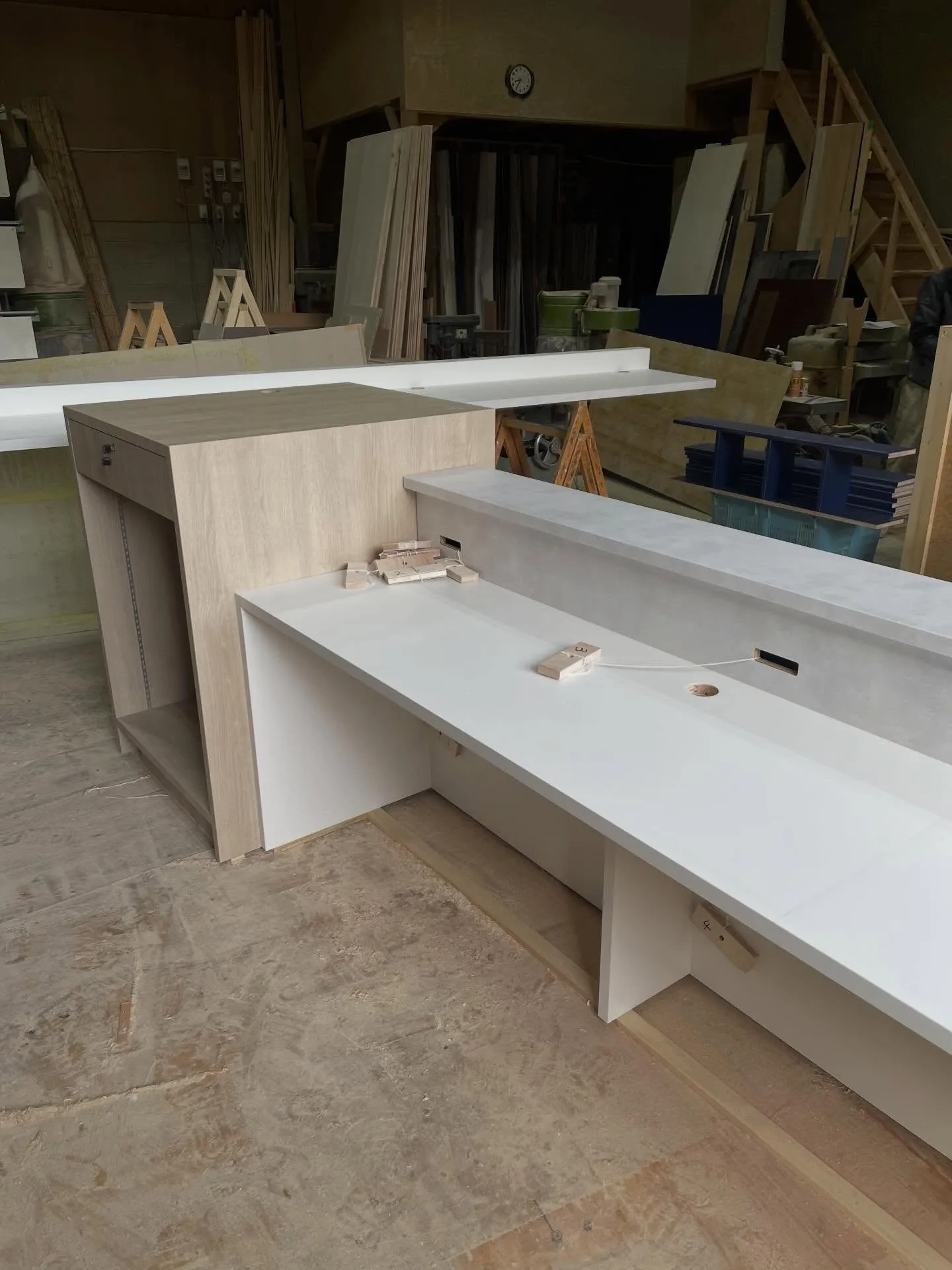 この度、とある施設様向けに造作受付カウンターの製作依頼をいた...