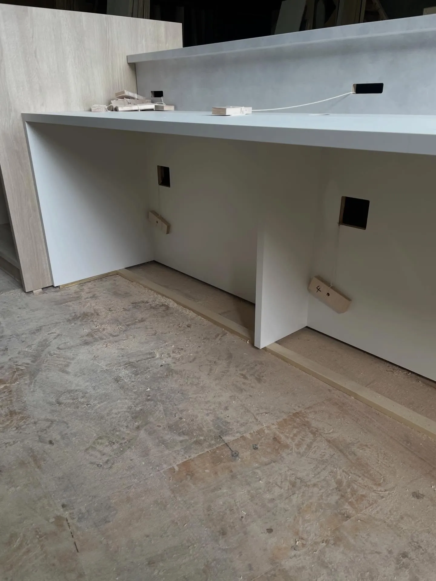 この度、とある施設様向けに造作受付カウンターの製作依頼をいた...