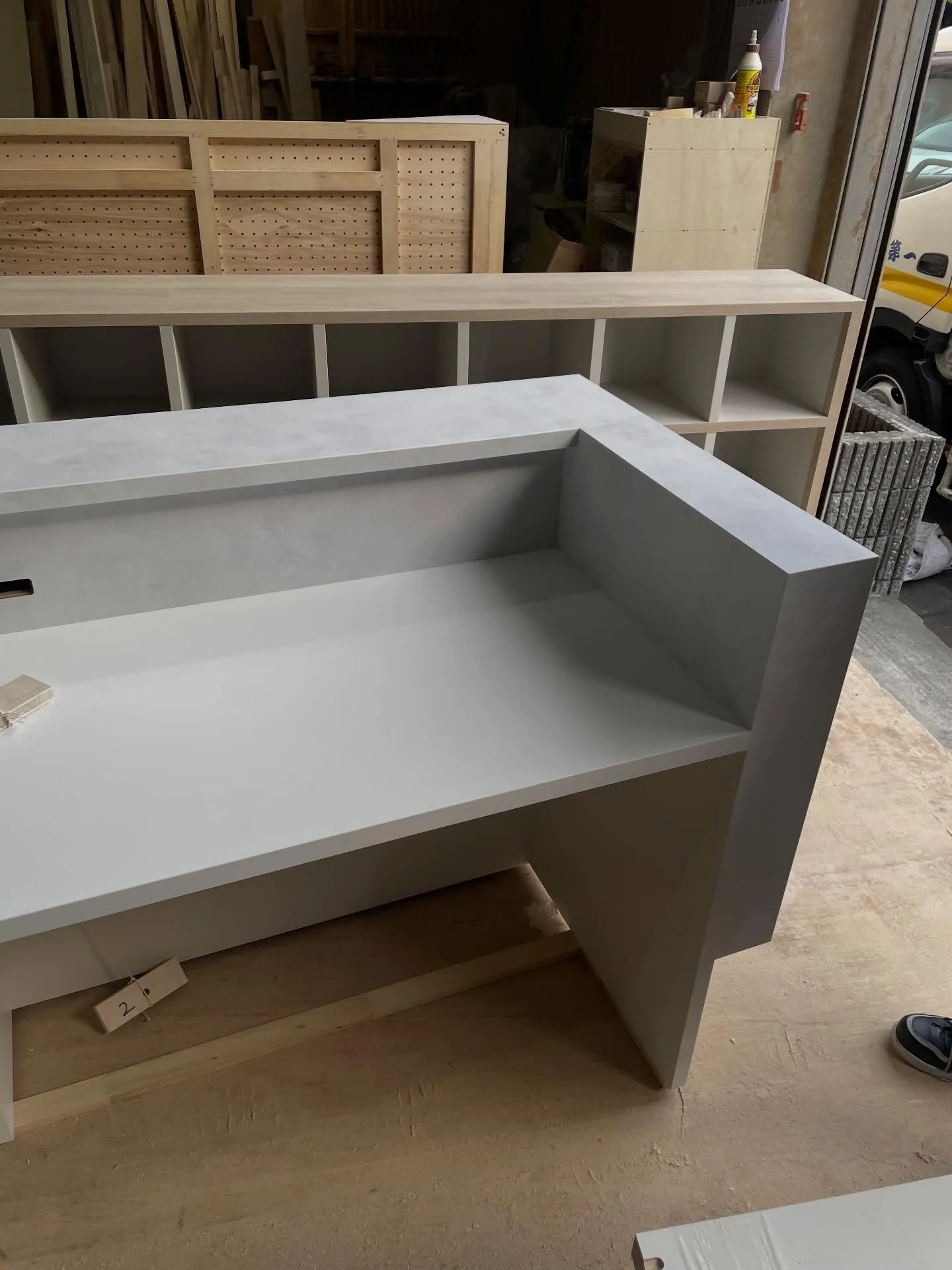 この度、とある施設様向けに造作受付カウンターの製作依頼をいた...