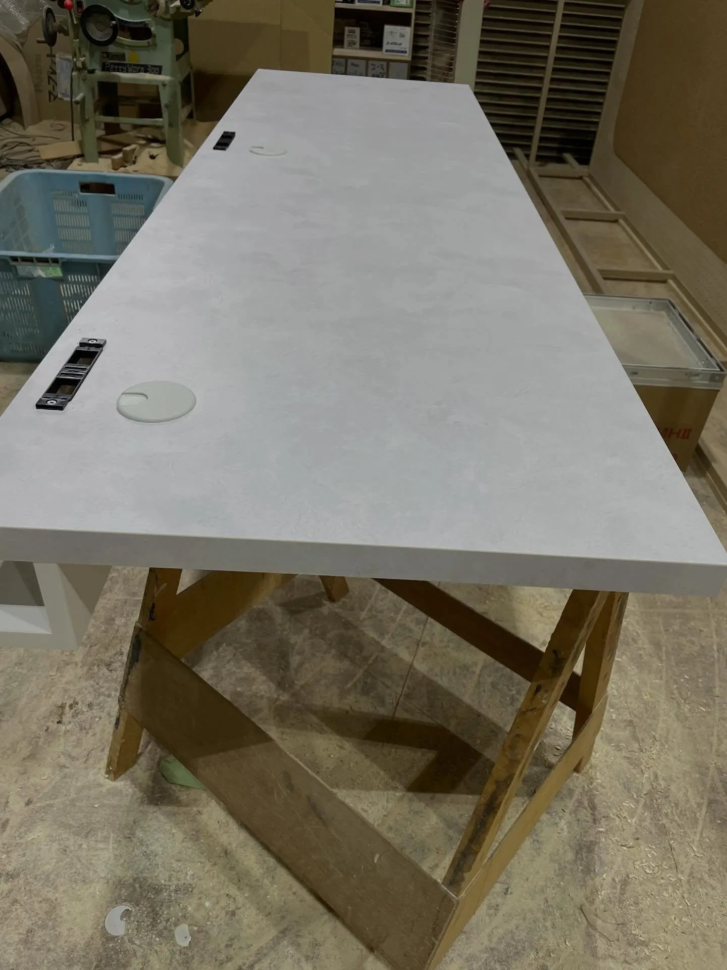 この度、とある施設様向けに造作壁面カウンターの製作依頼をいた...