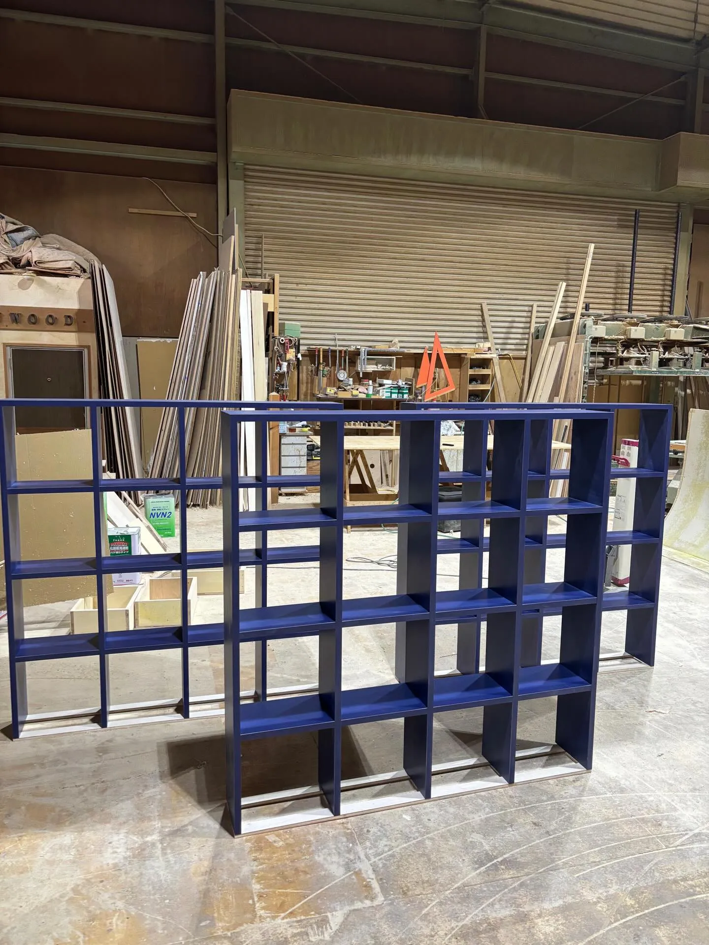 この度、とある施設様向けに造作壁面収納什器の製作依頼をいただ...