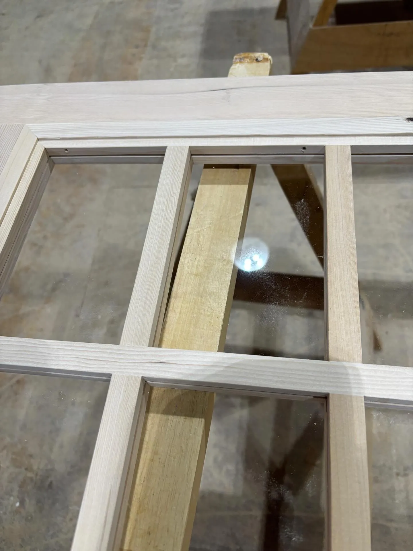 この度、とある施設様向けに造作建具の製作依頼をいただき誠にあ...